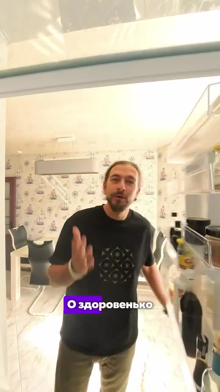 🎭 Чем меньше знаешь — тем увереннее корона. Чем больше умеешь — тем сильнее сомнения.