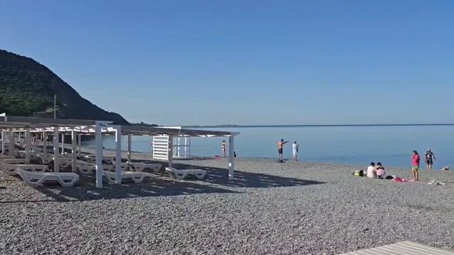 На море в Сукко сегодня всё отлично. Тепло с самого утра. И есть дельфины