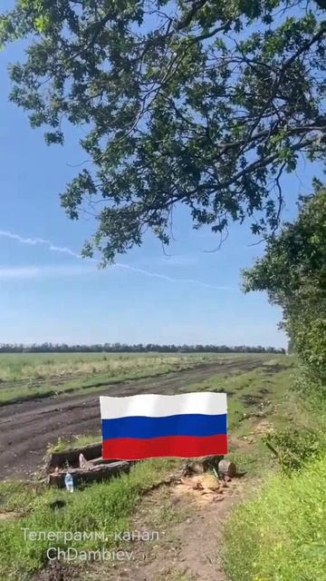 Что-то неизвестное и смертельное для хохла летит где-то в зоне проведения СВО. Предположительно,...