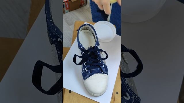Любите белую обувь, но вас парит за ней уход?Крутое средство для чистки!!!