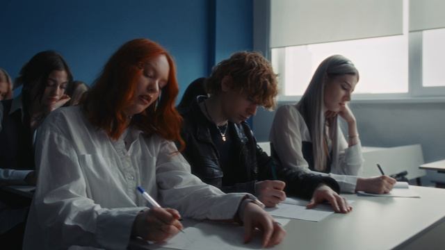Сегодня в школе 6614 
пройдет урок литературы, который проведет директор Изаида Александровна.