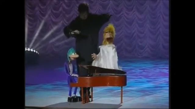 PIANIST AND SINGER, marionetes, TV show 2004