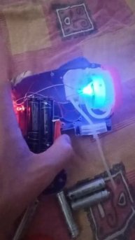 Чиним пистолет для мыльных пузырей. Китайцы хитрые, знают как быстро вывести пистолет из строя.mp4