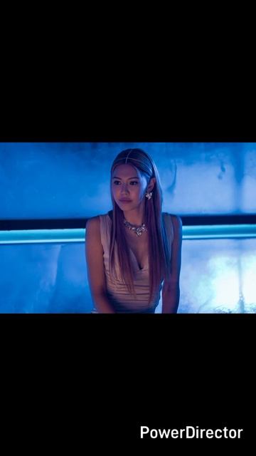 Saram Entertainment опубликовало кадры с Чхве Суён из её дебютного голливудского фильма “Балерина”.