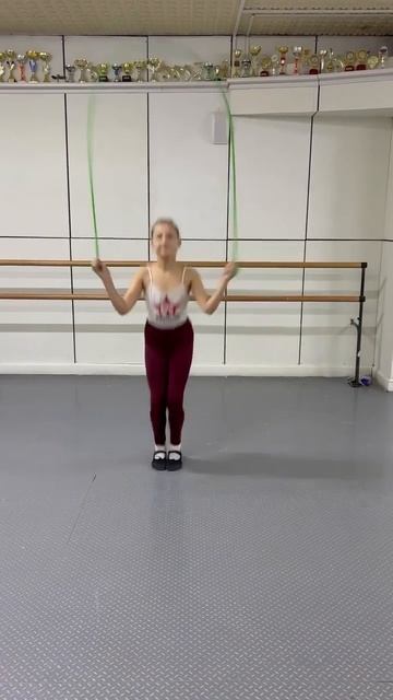 Прыжки через скакалку