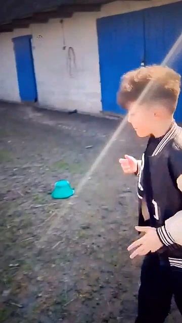 милита и Серёжа в деревне у бабушки