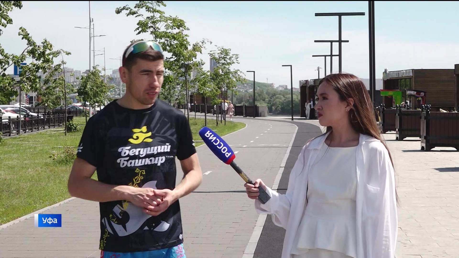 Уфимец по прозвищу «Бегущий башкир» занимается бегом в национальном головном уборе