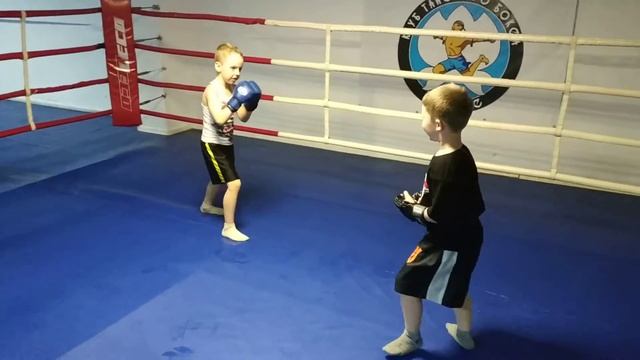 2019.05.30 Детская тренировка по тайскому боксу в клубе Лотос