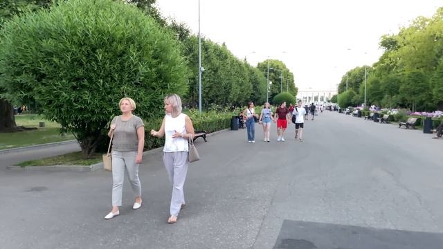 Прогулка по улицам Москвы: невероятные виды и атмосфера Горького парка
