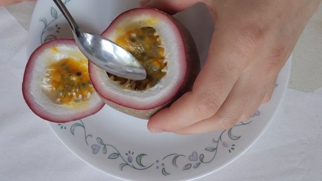 О маракуе. Её вкус окрашивает почти все тропические со