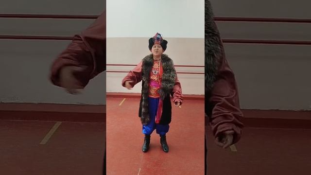 Русская народная песня "Вдоль по улице молодчик идёт"
исполняет Егор Белоус
1 класс