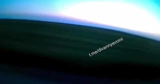 Кадры атаки украинского FPV-дрона по Российским военнослужащим из группы разминирования где-то в ...