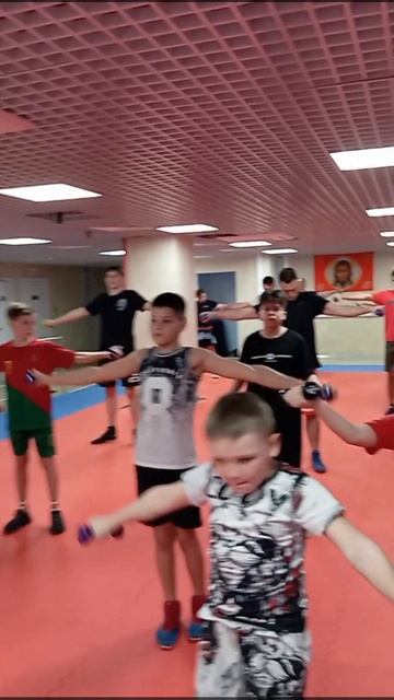 🥊Бокс в Ялте 🕖19:00 ✅ Понедельник ✅ Среда ✅ Пятница ☎️ +79783343200 по всем вопросам...