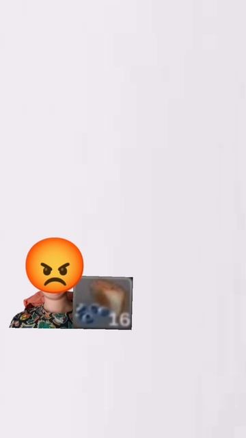 Тимоха не хочет пирожок с черникой :(