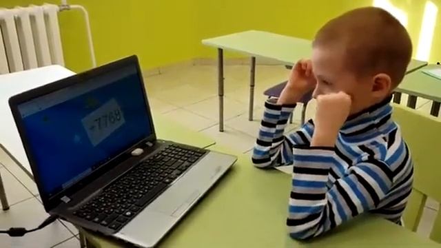 Так наши ученики считают четырехзначные цифры  обучаясь Ментальной Арифметикой.