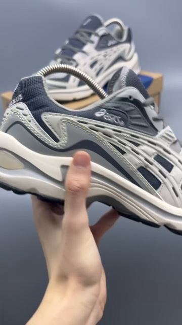 Asics Preleus Grey