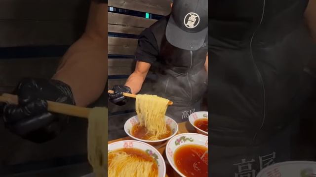 🍜🔥 Самый ПОПУЛЯРНЫЙ уличный рамен в Токио