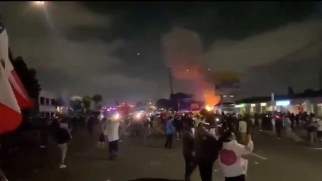 ⚡️США охватили массовые протесты из-за депортации мигрантов.

В Лос-Анджелесе начались массовые заде
