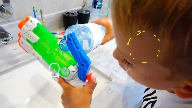 Влад и Никита Крис и мама показывают, как важно мыть руки