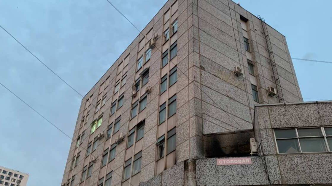 Один человек погиб, один пострадал при пожаре на складе на востоке Москвы