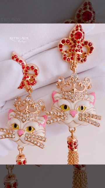 Серьги «Белая Королева Кошек» от RITZY COUTURE: Шепот Версаля у Ваших Ушей