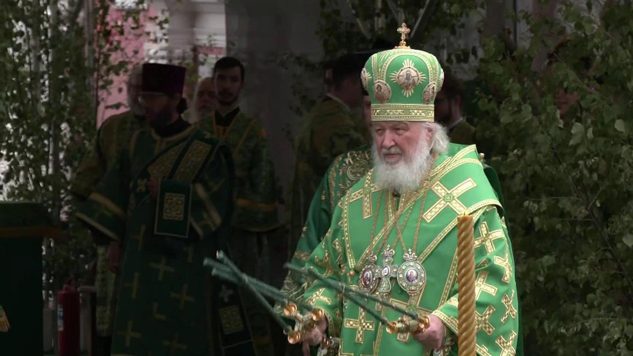 Патриарх Кирилл возглавил праздничную литургию в Свято-Троицкой Сергиевой лавре