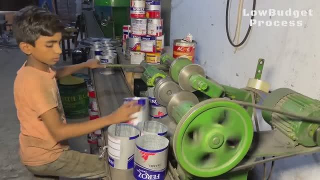 Как в Индии дети делают краску