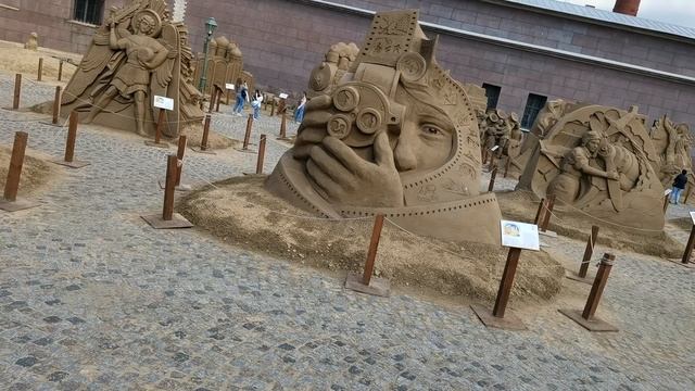 Фестиваль песчанных фигур в Петропавловской крепости.
