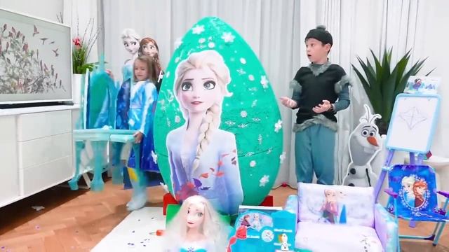 Miss Katy • Мисс Кейт - Кэти и Макс распаковывают гигантское яйцо-сюрприз с игрушками принцессы