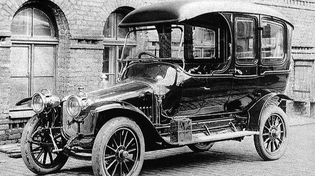 116 лет назад - Выпущен первый автомобиль российского производства