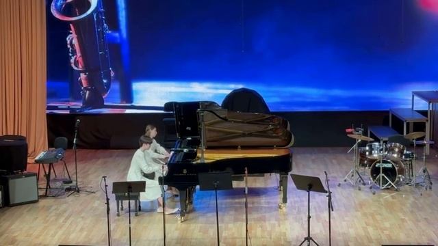 А. Пьяцолла - «Либертанго». Исполняют Соловьёва Екатерина и Мелехова София