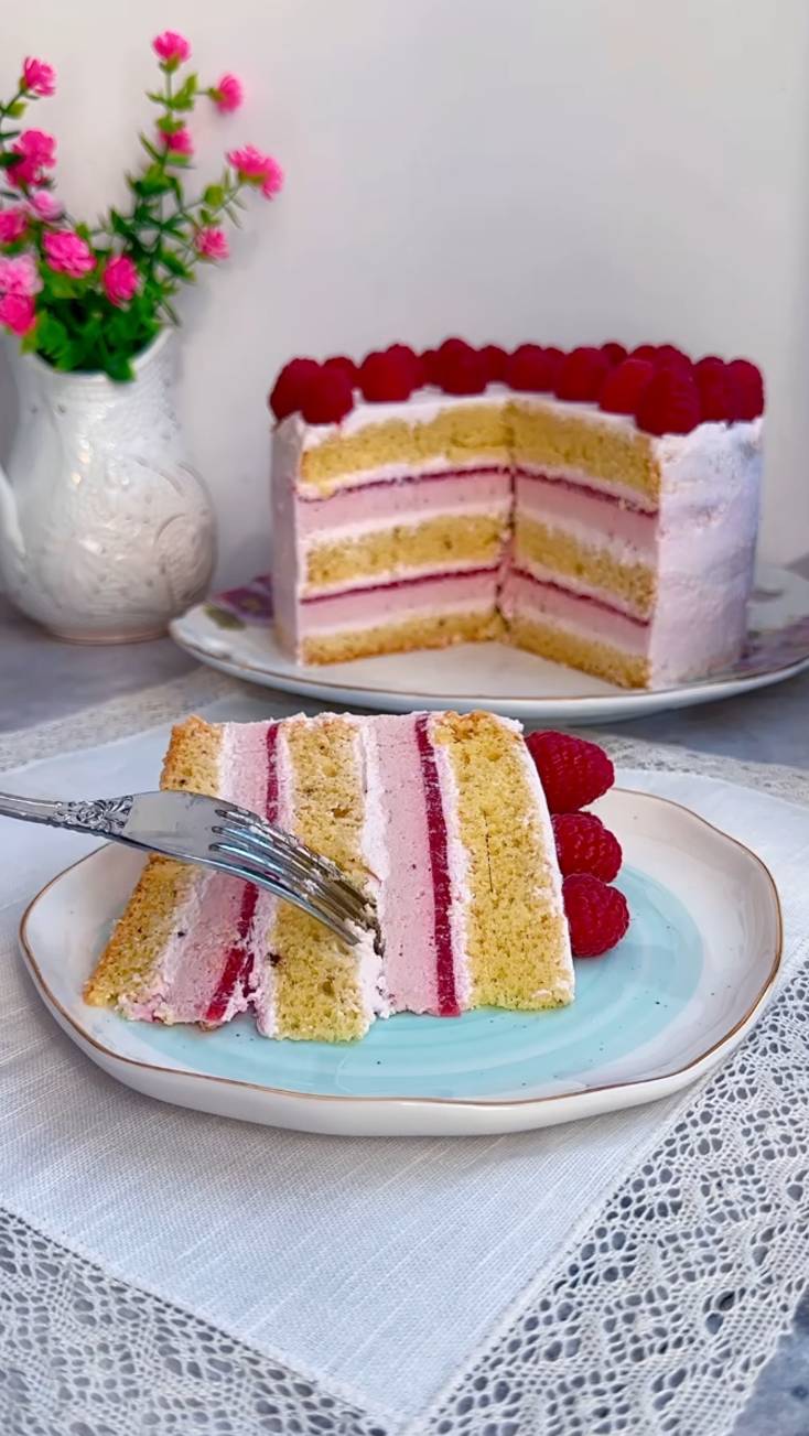 КЛУБНИЧНО-МАЛИНОВЫЙ ТОРТ.