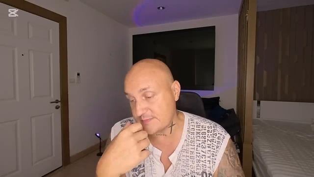 Макрон,Гренландия и парад г...в Киеве...!