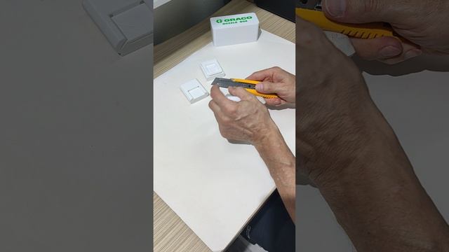 Контейнер для утилизации сегментированных лезвий с креплением на пояс