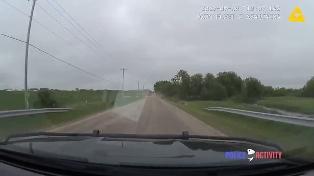 Дикая погоня на автомобилях пронеслась по полю и взлетно-посадочной полосе аэропорта в Фон-дю-Лаке