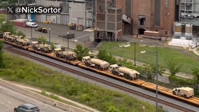 Военная техника прибывает в Вашингтон для участия в параде