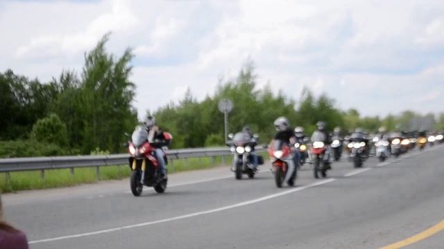 Но четырёх колес мне много. Мне как всегда хватает двух.