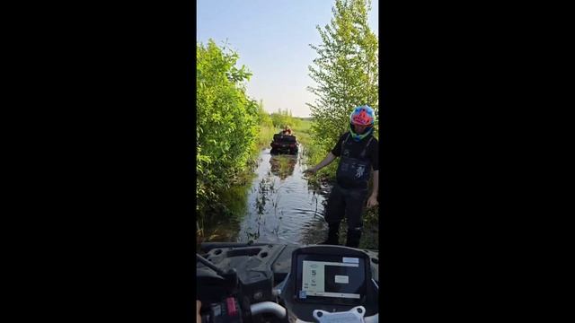 По уши в грязи.