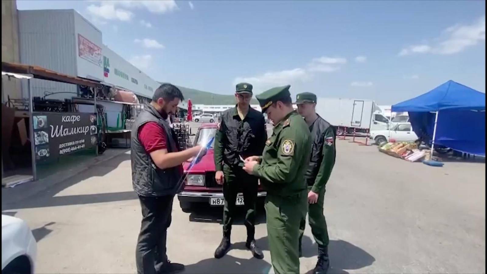 Военные следователи СК России провели рейд на одном из рынков в Пятигорске