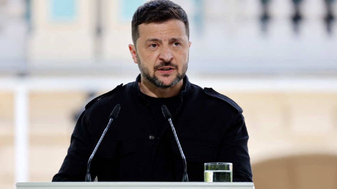 Экс-премьер Украины Азаров предрек бегство Зеленского