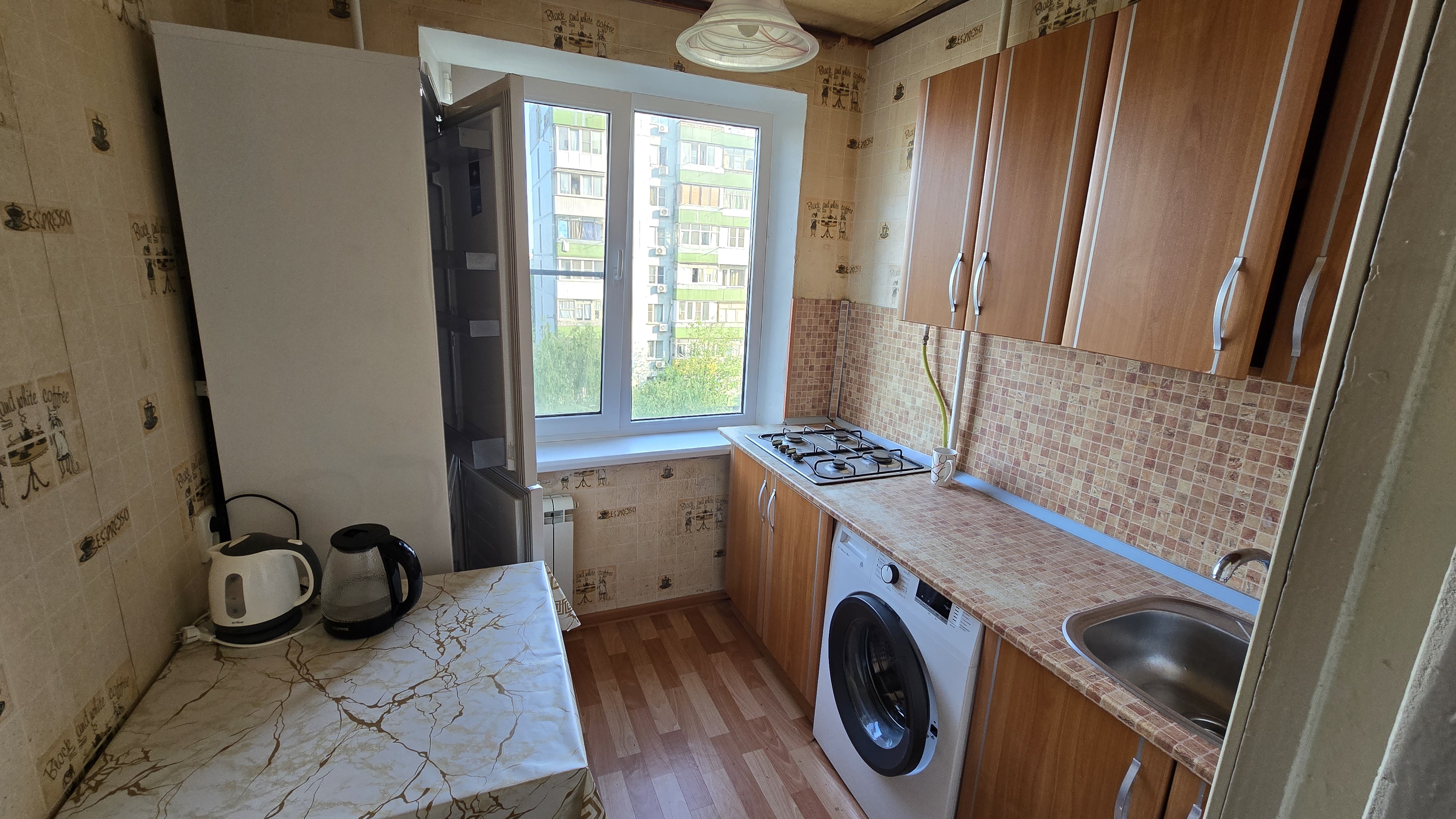 Таганрогская 116/6. Сдается квартира. Ростов-на-Дону.  Снять квартиру.  16000руб. т.89614390879