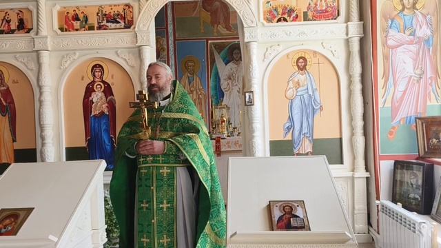 Последняя служба в этом прекрасном храме. Попрощались с любимыми прихожанами.