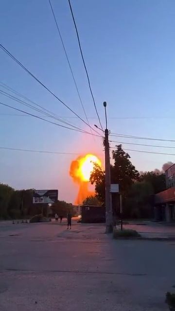 Спустя два дня после ночного удара ВС РФ по Тернополю появились новые кадры с места событий, снятые