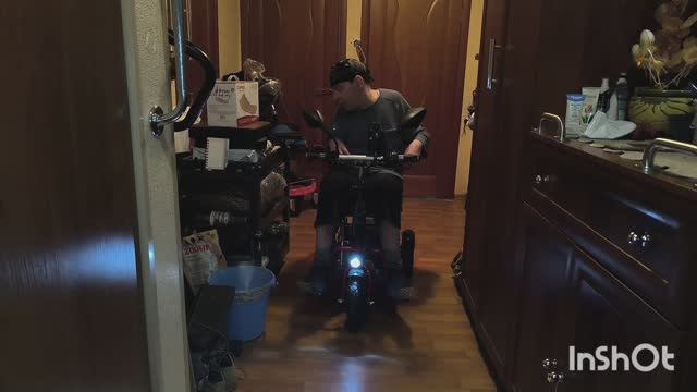 Вся жизнь мелкого скутера (We remove the squeak of reverse gear). Скутеры для инвалидов. Mobility.