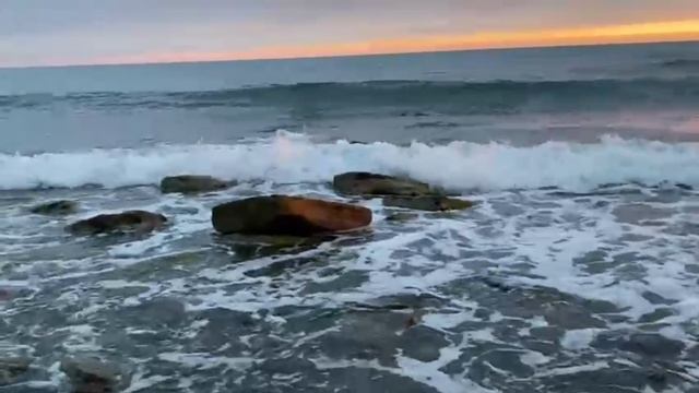 Море волнуется раз, море волнуется два, море волнуется три! красивый закат посмотри!!!