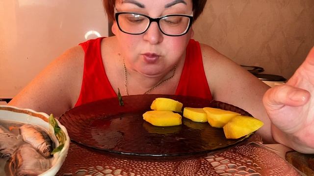 Картоха и килька во вкусной заливке/Мукбанг