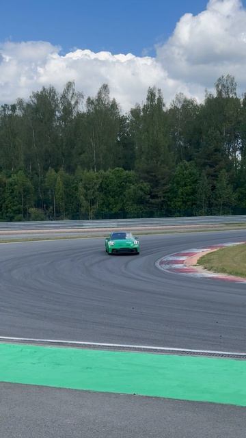 2025. MRW. Мельников боком на Porsche 911 GT3 992
