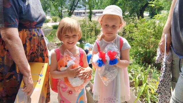 подарки детям от "Круги добра"👨👩👧👧