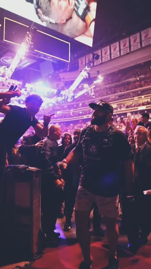 Всем нашим из России спасибо - Азамат Мурзаканов после победы на UFC 316