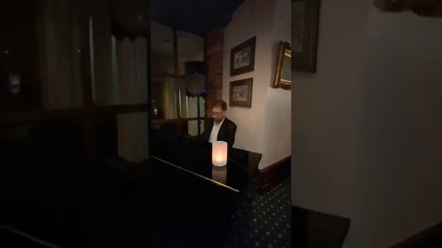 пианист Вячеслав Шулин Парафраз на OST Берегись автомобиля (А.Петров)